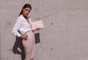 ares clutch (coral) 4
