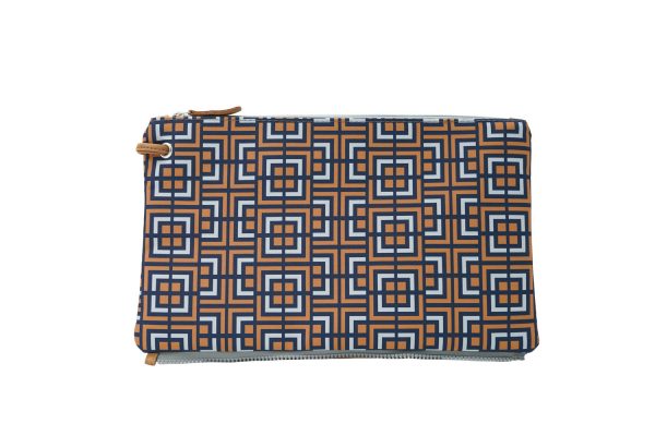 Labyrinth (blue yellow) top clutch