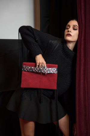 Pomegranate (red blue) clutch