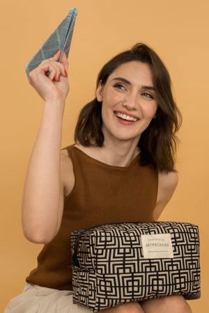 Labyrinth (B) travel cosmetic bag