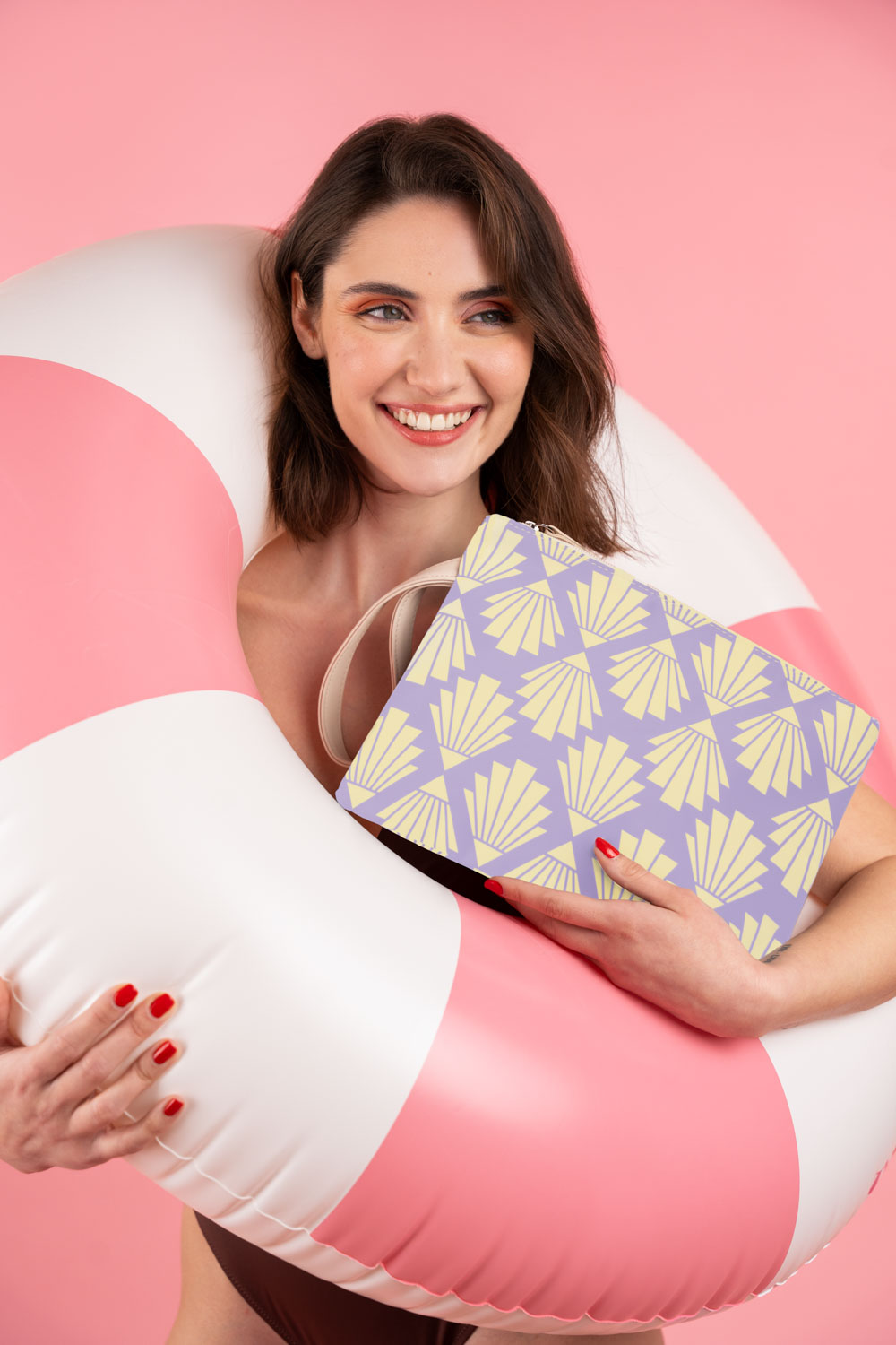 Circe (L) beach clutch